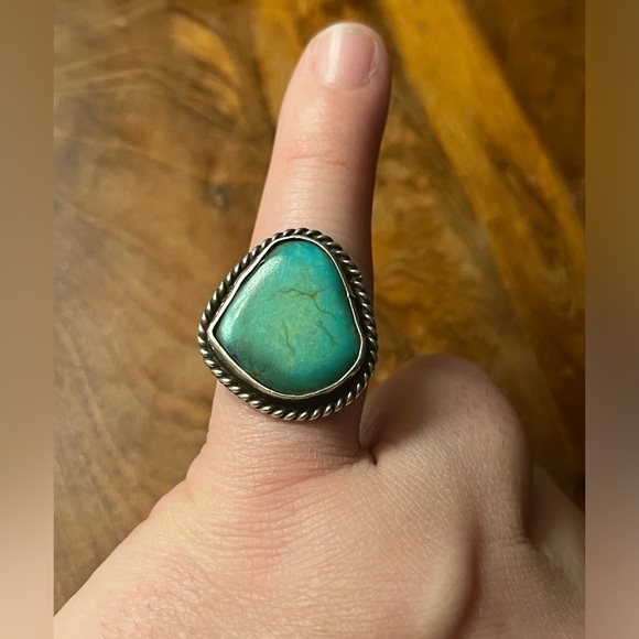 Vintage Sterling Silver & Turquoise Ring Size 7 - Picture 2 of 4